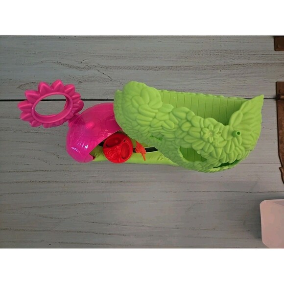 Imaginext DreamWorks Trolls Flower Fun Playset with Poppy A Fun Way To Imagine - Picture 5 of 13